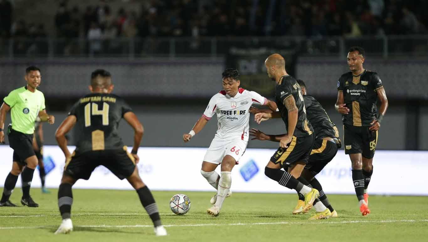 Pertandingan antara Dewa United vs Persis Solo pada laga BRI Liga 1 musim 2022/2023 di Indomilk Arena, Tangerang, Sabtu (14/01/23). (Foto: Persis Solo)