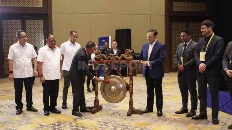 Menpora Zainudin Amali dan Ketum PSSI Mochamad Iriawan didampingi perwakilan FIFA dan AFC resmi membuka Kongres Biasa PSSI di Hotel Sultan, Minggu (15/01/23).