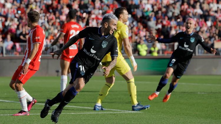 Angel Correa merayakan golnya di laga Liga Spanyol 2022/23 Almeria vs Atletico Madrid (15/01/23). (Foto: REUTERS/Jon Nazca)