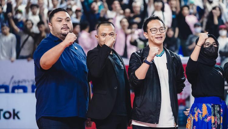 Ketum Perbasi DKI Jakarta, Lexyndo Hakim (kedua dari kanan) mengenang satu tahun perjalanannya memimpin organisai olahraga basket tersebut pada Minggu (15/01/2023).