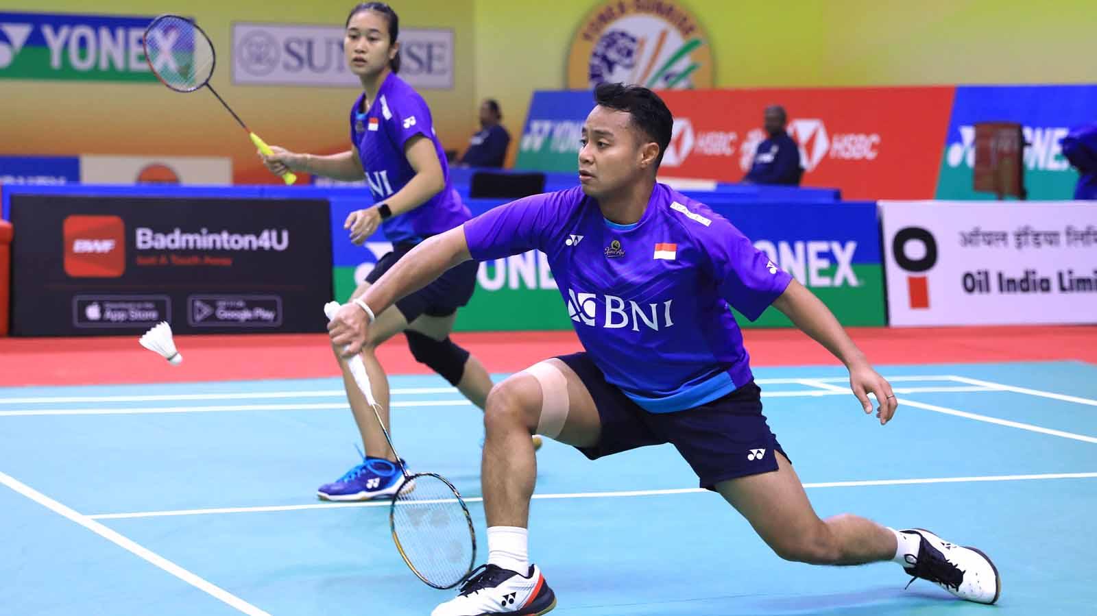 Ganda campuran Korea Selatan, Kim Won Ho/Jeong Na Eun, nyaris malu ketiban papan sponsor sesaat setelah aksi tengilnya ke Rehan/Lisa di Thailand Masters 2023.