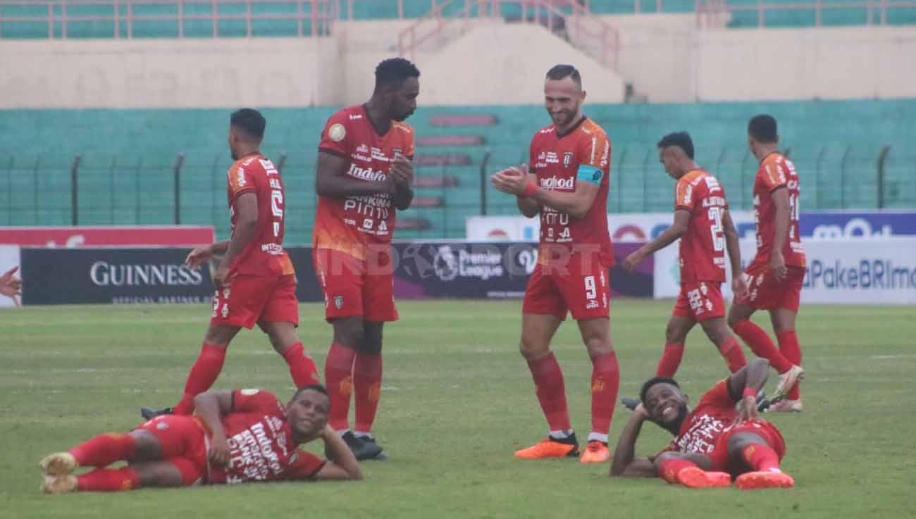 Bali United melawan PSM Makassar di Stadion Sultan Agung, Bantul, Jumat (20/1/23). (Foto: Nofik Lukman Hakim/INDOSPORT) - INDOSPORT