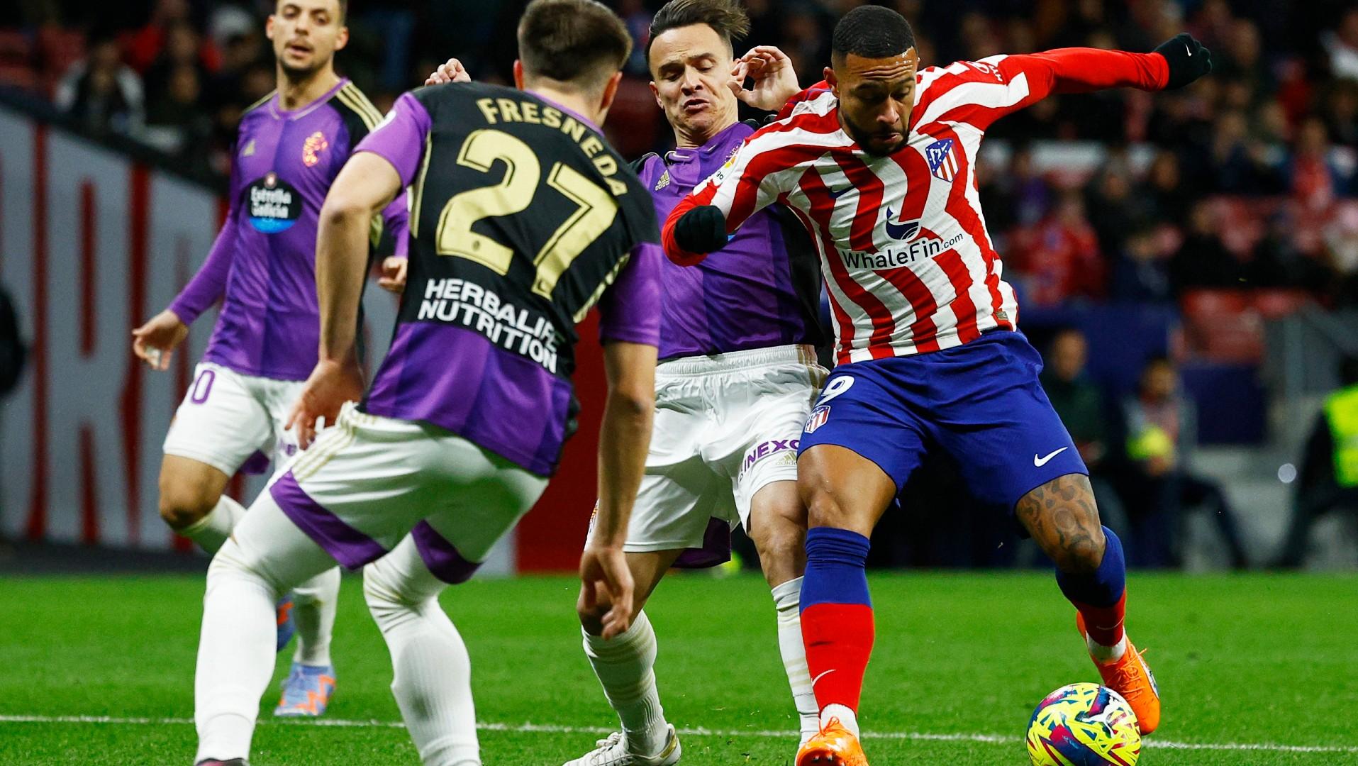 Gol semata wayang Memphis Depay di menit ke-89 menjadi satu-satunya dalam pertandingan Liga Spanyol antara Celta Vigo vs Atletico Madrid. REUTERS/Susana Vera