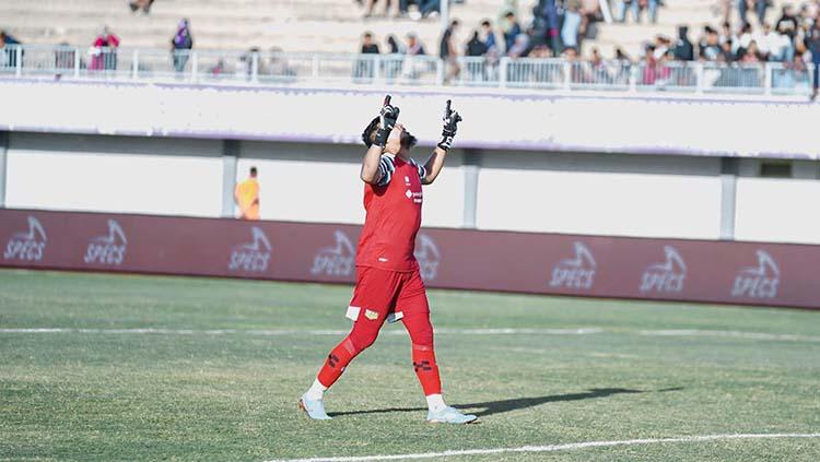 Penjaga gawang Dewa United, Muhammad Natshir, mengagumi sosok I Made Wirawan yang memutuskan pensiun di akhir Liga 1 2022/23 bersama Persib Bandung.