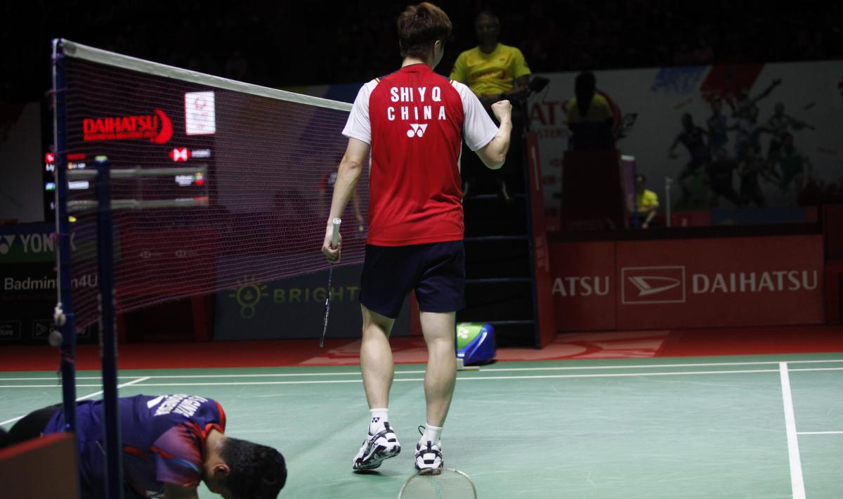 Tunggal putra Indonesia Anthony Ginting dikalahkan tunggal putra China Shi Yu Qi pada babak 16 besar Indonesia Masters 2023 di Istora Senayan, Kamis (26/01/23). Copyright: Herry Ibrahim/INDOSPORT