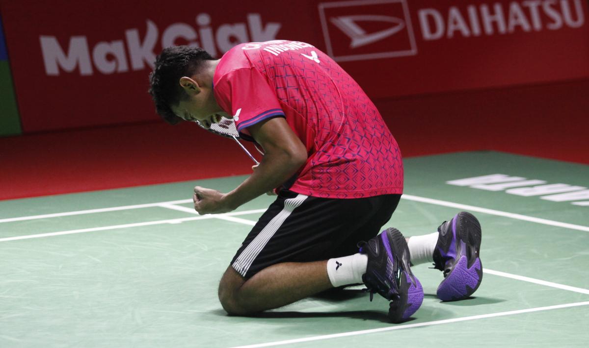 Pemain tunggal putra, Chico Aura Dwi Wardoyo, menekuk Loh Kean Yew dalam babak 16 besar Indonesia Masters 2023 pada Kamis (26/01/23). - INDOSPORT