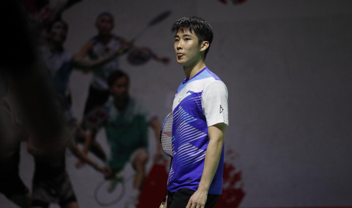Tunggal putra Singapura, Loh Kean Yew bikin gemas Badminton Lovers (BL) usai pamer gaya rambut baru di German Open 2023. - INDOSPORT
