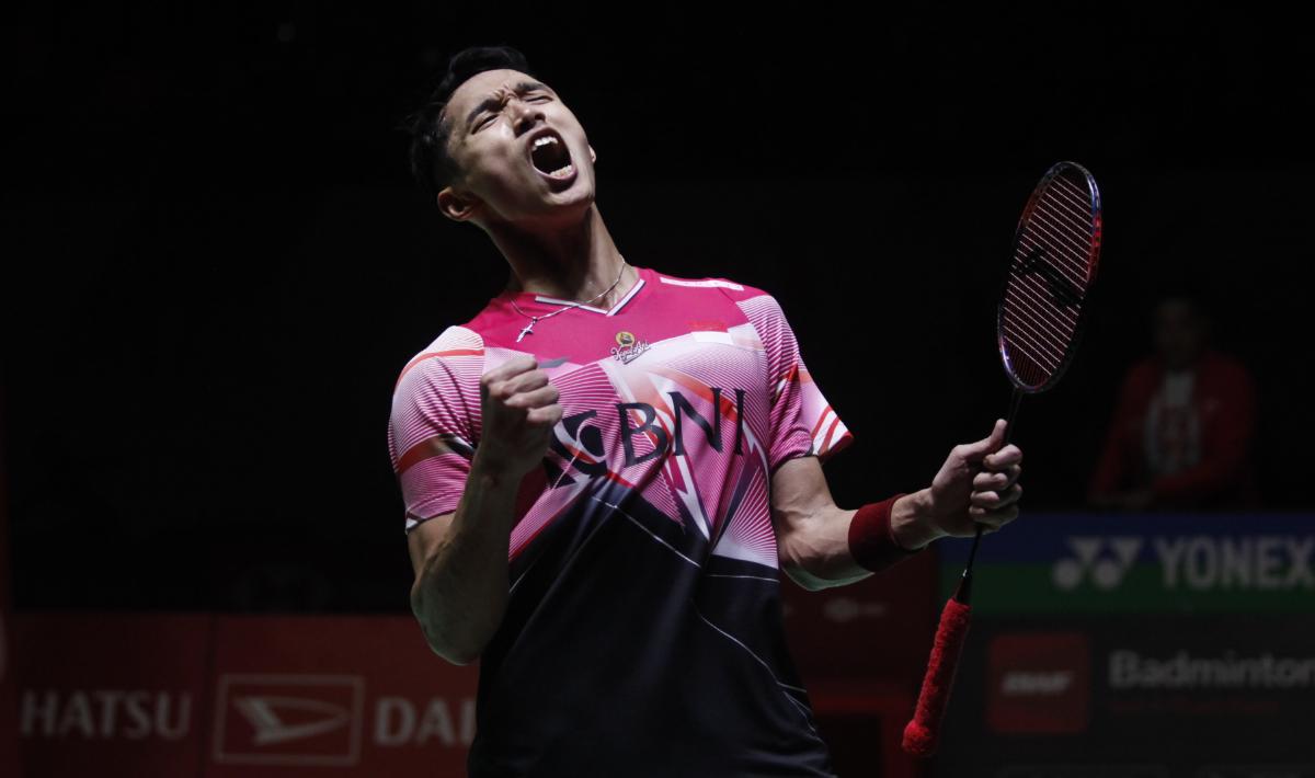 Detik-detik Jonatan Christie membekuk pebulu tangkis China, Shi Yuqi, dan melenggang ke partai final Indonesia Masters 2023 Super 500. - INDOSPORT