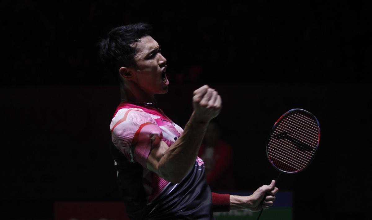 Tunggal putra Indonesia, Jonatan Christie, sukses melibas wakil dari China yakni Shi Yuqi, di babak semifinal hari ini, Sabtu (28/01/23). - INDOSPORT