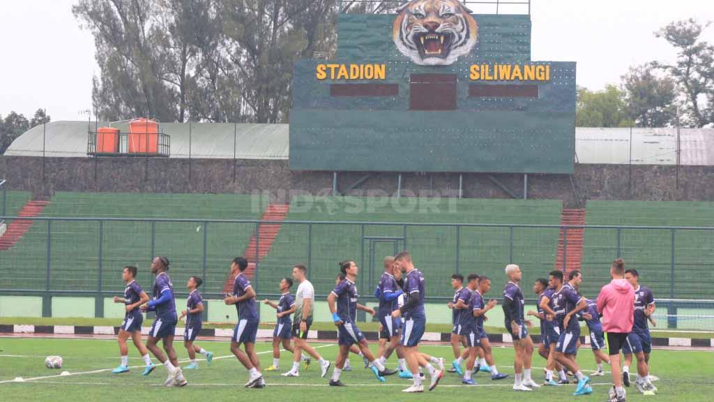 Persib berlatih di Stadion Siliwangi, Kota Bandung, Sabtu (28/01/23).