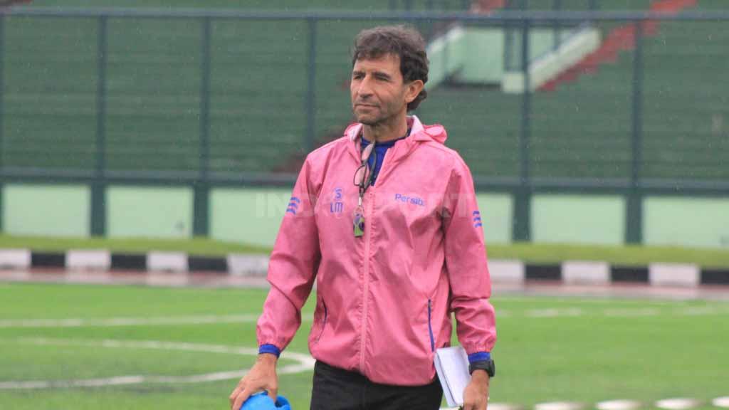 Pelatih Persib Bandung, Luis Milla.