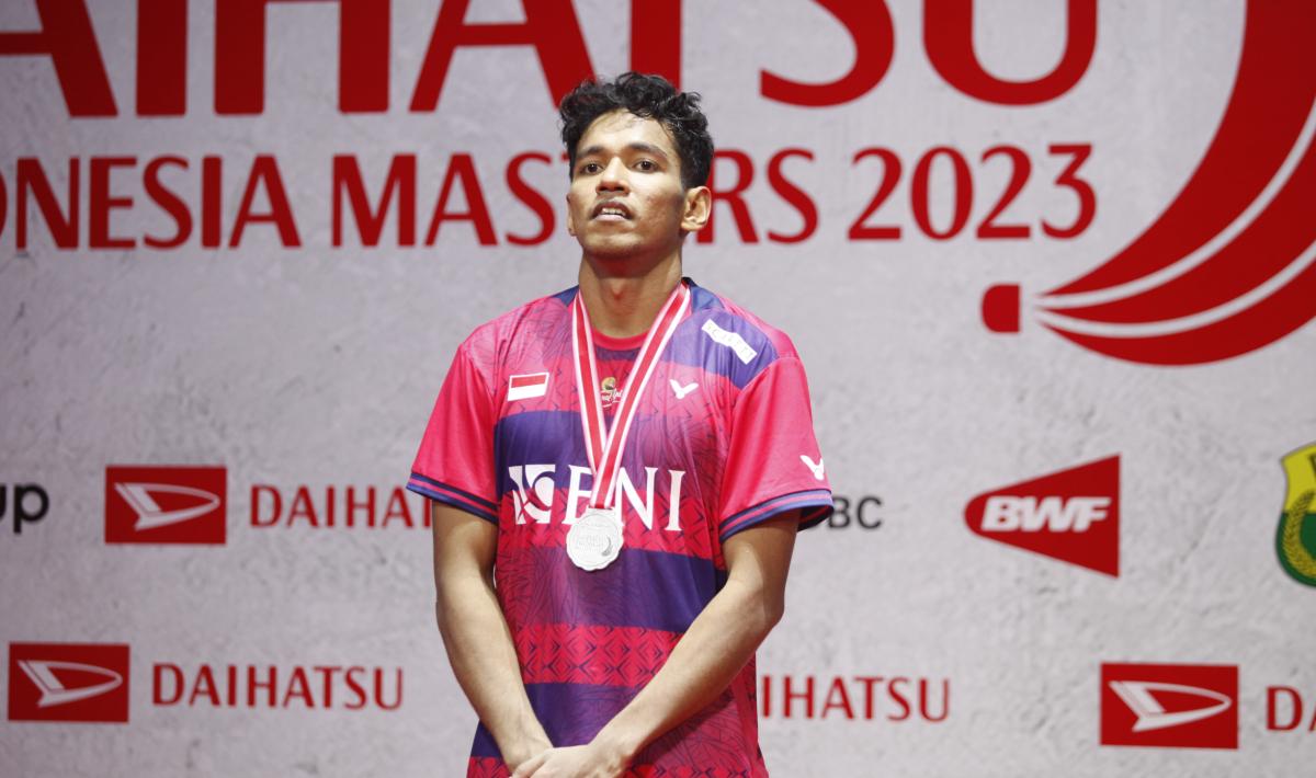 Chico Aura Dwi Wardoyo menangis usai berlaga di final Indonesia Masters 2023 melawan Jonatan Christie, reaksi coach Irwansyah bikin adem. - INDOSPORT