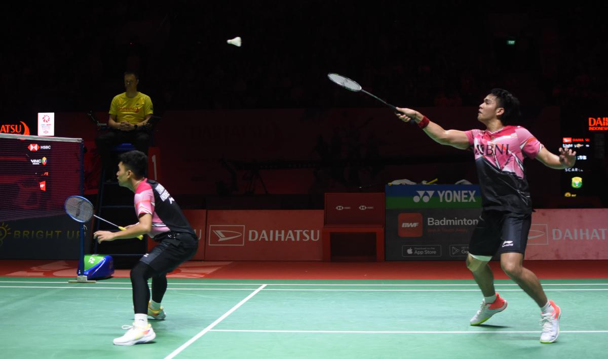 Hasil Thailand Masters 2023 antara Leo Rolly Carnando/Daniel Marthin vs Supak Jomkoh/Kittinupong Kedren berakhir untuk kemenangan manis wakil Indonesia.