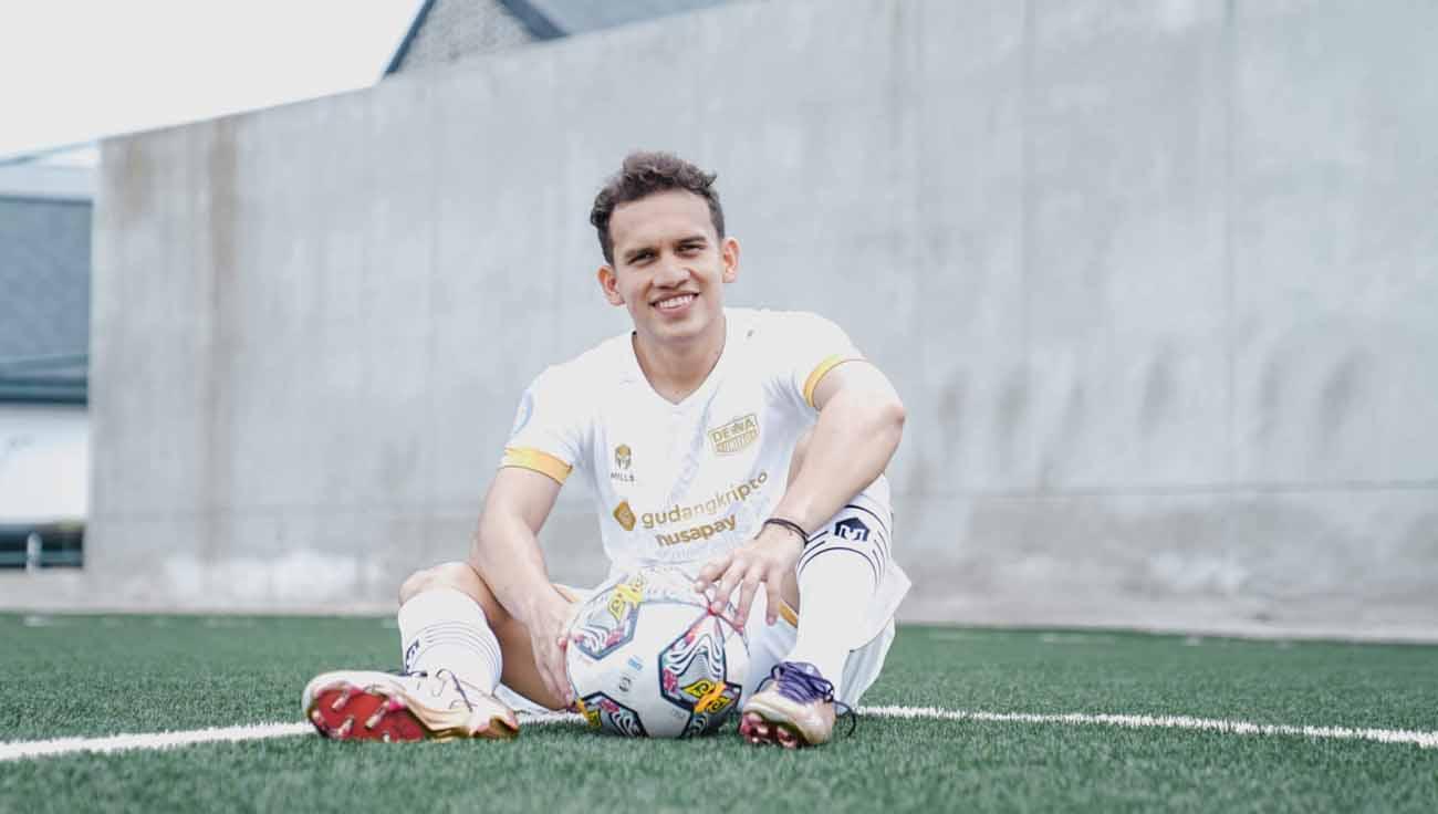 Egy Maulana Vikri saat bergabung ke Dewa United. Ia dikabarkan segera menikahi Adiba Khanza. (Foto: Dewa United)