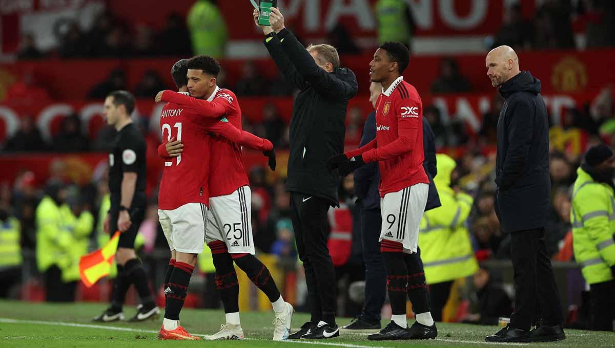 Eks kapten Manchester United, Roy Keane, bahagia dengan sukses timnya melaju ke final Carabao Cup dan tidak lupa meminta tiket gratis pada Erik ten Hag. (Foto: REUTERS/Phil Noble)