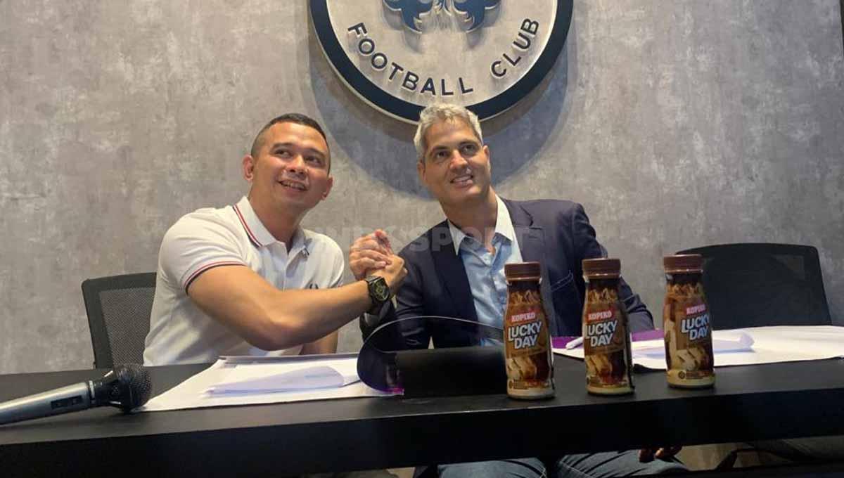 Pelatih RANS Nusantara, Rodrigo Santana.