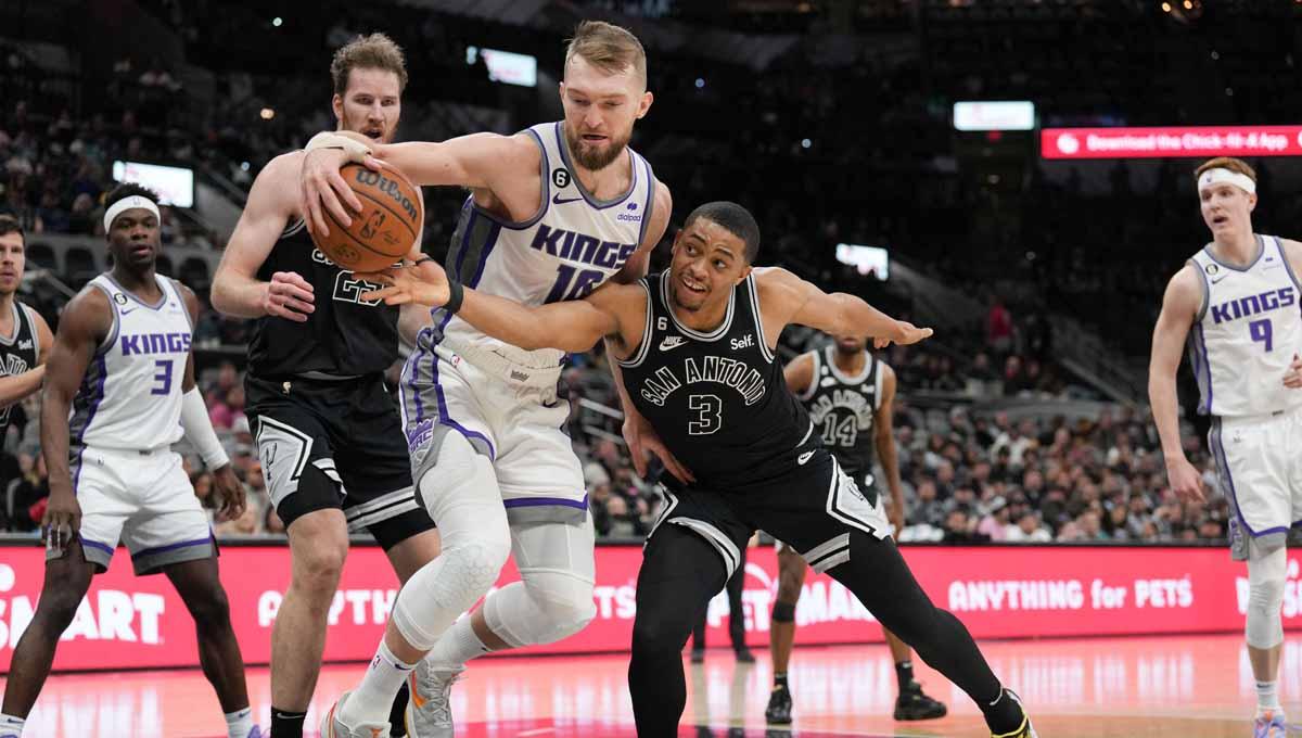 Pertandingan NBA antara San Antonio Spurs vs Sacramento Kings. (Foto: REUTERS/Daniel Dunn)
