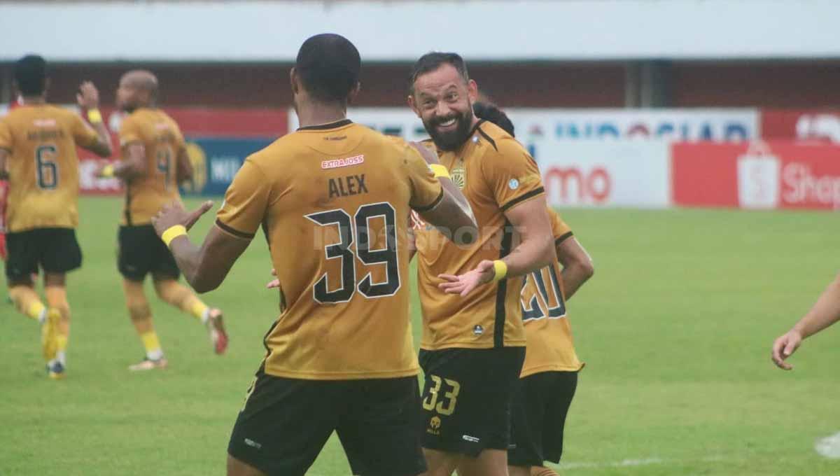 Gelandang Bhayangkara FC, Matias Mier. - INDOSPORT
