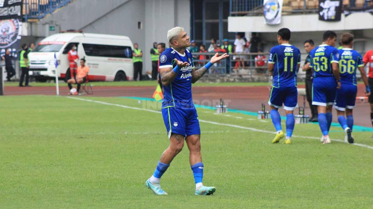Selebrasi pemain Persib Ciro Alves usai cetak gol ke gawang PSS Sleman.
