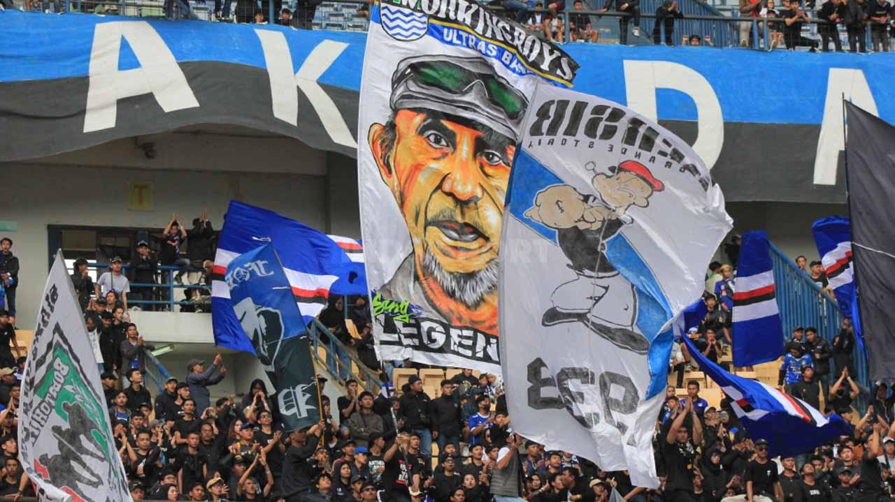 Bobotoh yang hadir di Stadion GBLA. - INDOSPORT