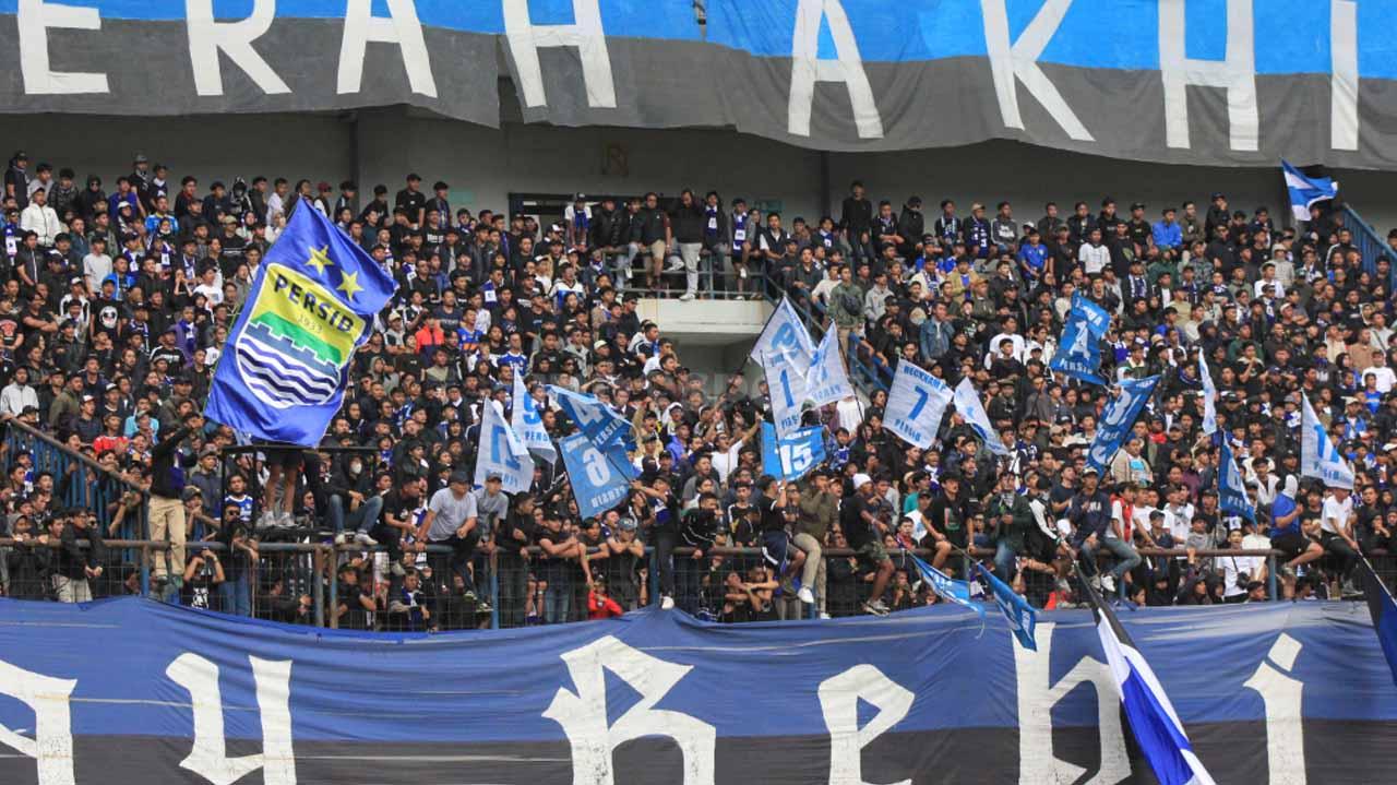 Harga tiket pertandingan Liga 1 antara Persib vs Persik di Stadion Pakansari, Bogor hari Rabu (08/03/23) nanti. Tergolong murah dan terjangkau buat suporter.