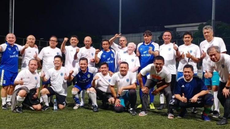 Tim Persib Legend ikut memeriahkan acara pembukaan IA-ITB Cup 2023 di Lapangan Rugby, Senayan, Jakarta pada Sabtu (11/02/23).