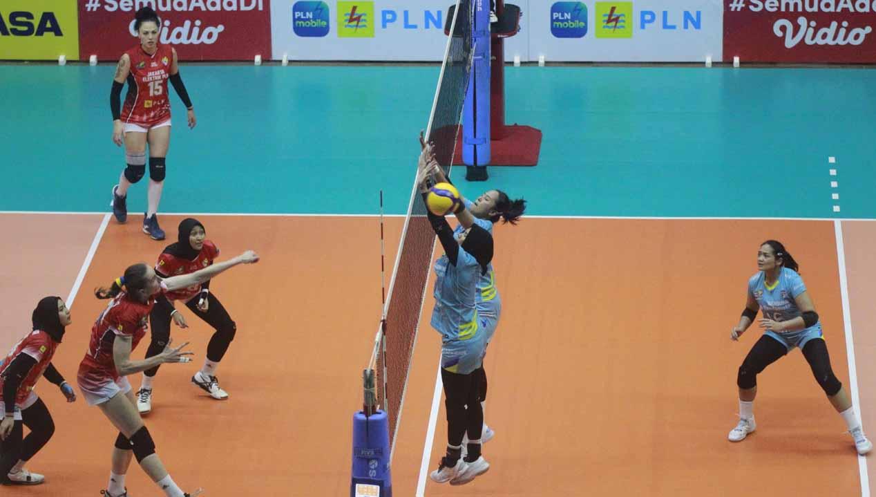 Tim bola voli putri Bandung BJB Tandamata mengawali jadwal Final Four Proliga 2023 dengan menghadapi Jakarta BIN, di GOR Tri Dharma, Gresik, Kamis (23/02/23). Foto: Dokumentasi Proliga.
