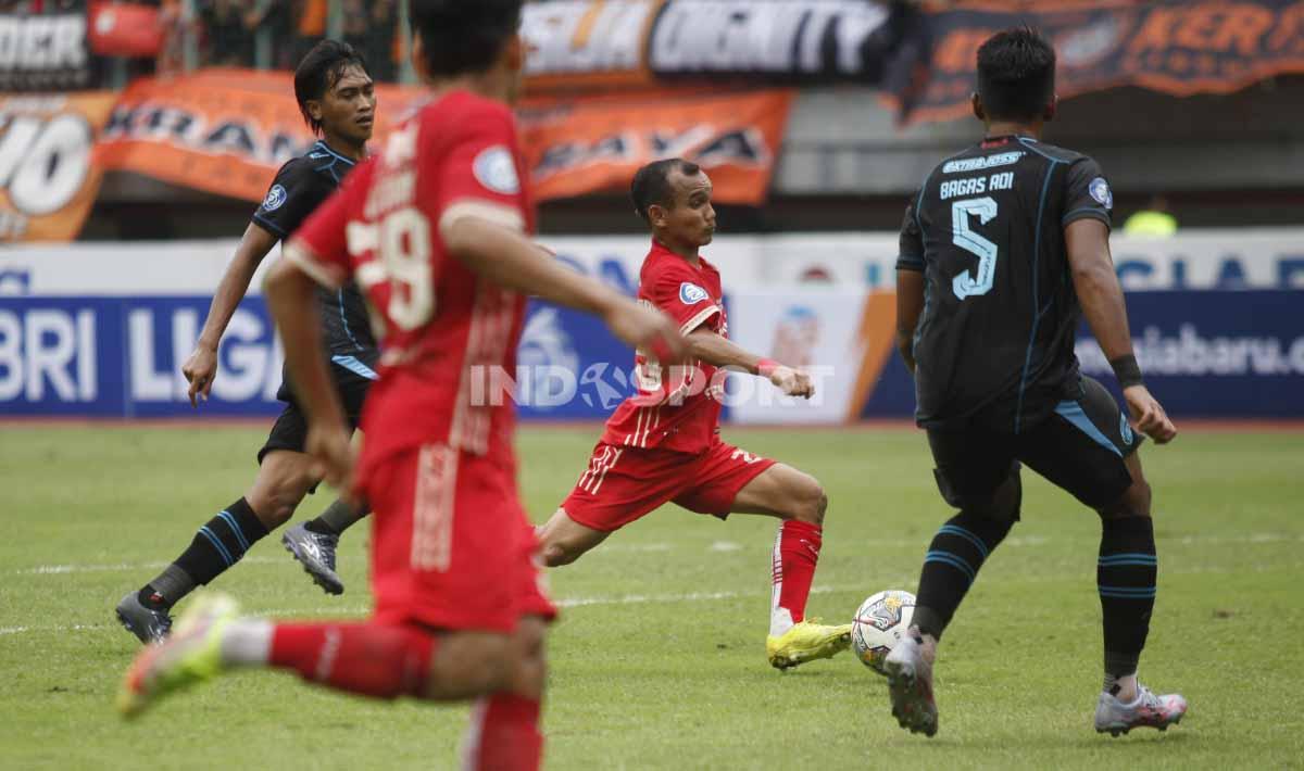 Suasana pertandingan Liga 1 Persija Jakarta vs Arema FC di Stadion Patriot Bekasi, Minggu (12/02/23). Foto: Herry Ibrahim/INDOSPORT.
