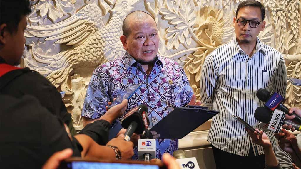 Bawa-bawa takdir Tuhan, LaNyalla Mattalitti sangat yakin akan menang pada Kongres Luar Biasa (KLB) PSSI, Kamis (16/02/23). (Foto: Dok. Humas LaNyalla)