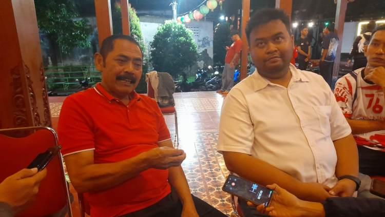 Mantan anggota komite normalisasi PSSI, FC Hadi Rudyatmo, didampingi ketua umum Askot PSSI Solo, Rio Arya Surendra.