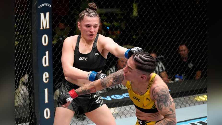 Pertarungan antara Erin Blanchfield vs Jessica Andrade kelas terbang, UFC Fight Night di Las Vegas, Nevada, Sabtu (18.02.23). (Foto: Jeff Bottari/Zuffa LLC via UFC)