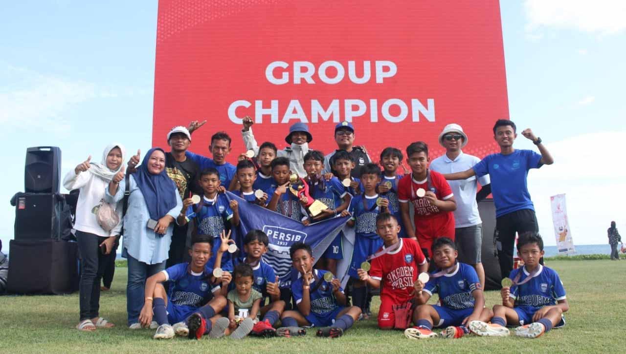 Akademi Persib Cimahi U-12 juara Tays Bakers Barati Cup 2023 di Bali. (Foto: Dok Akademi Persib Cimahi) - INDOSPORT