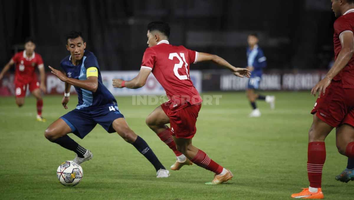 Pertandingan antara Timnas Indonesia melawan Guatemala pada Turnamen Mini yang digelar PSSI sebagai persiapan Piala Asia U-20 2023 di Stadion GBK, Selasa (21/02/23). - INDOSPORT