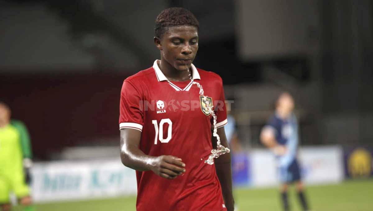 Pemain Timnas Indonesia U-24, Hugo Samir sedang mendapat sorotan akibat kartu merah yang ia terima di laga 16 besar Asian Games 2022 melawan Uzbekistan.