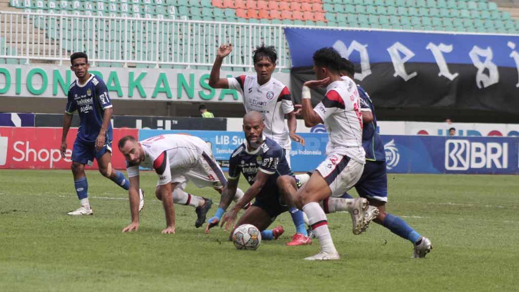 Pertandingan Persib Bandung vs Arema FC, pada pekan ke-26 Liga 1 2022-2023 di Stadion Pakansari, Bogor, Kamis (23/02/23).