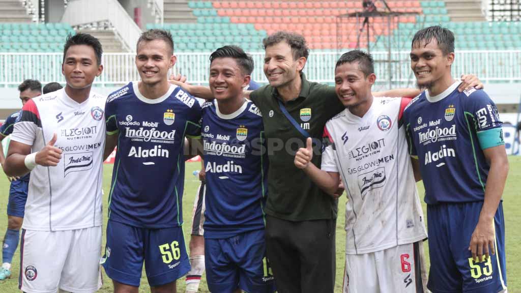 Pertandingan Persib Bandung vs Arema FC, pada pekan ke-26 Liga 1 2022-2023 di Stadion Pakansari, Bogor, Kamis (23/02/23).