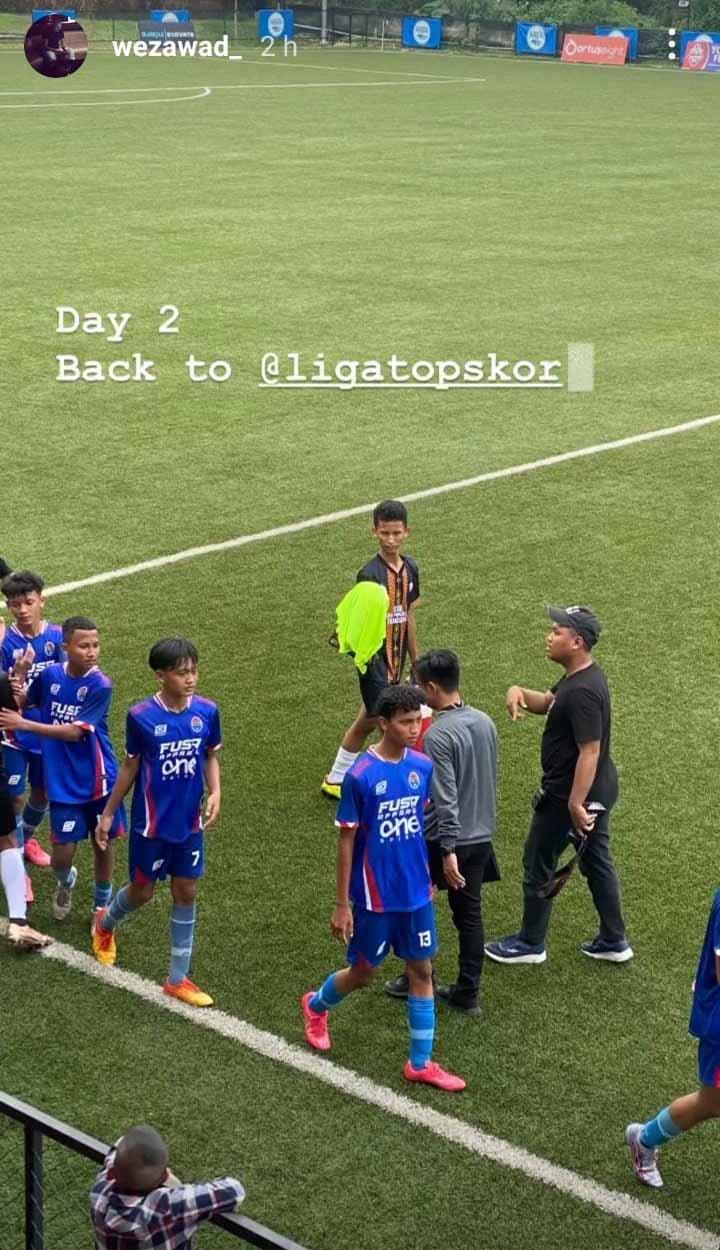 Talent scouting asal Eropa, Wesley Awad melakukan seleksi pemain Garuda Select 6. (Foto: Instastory@wezawad) Copyright: Instastory@wezawad