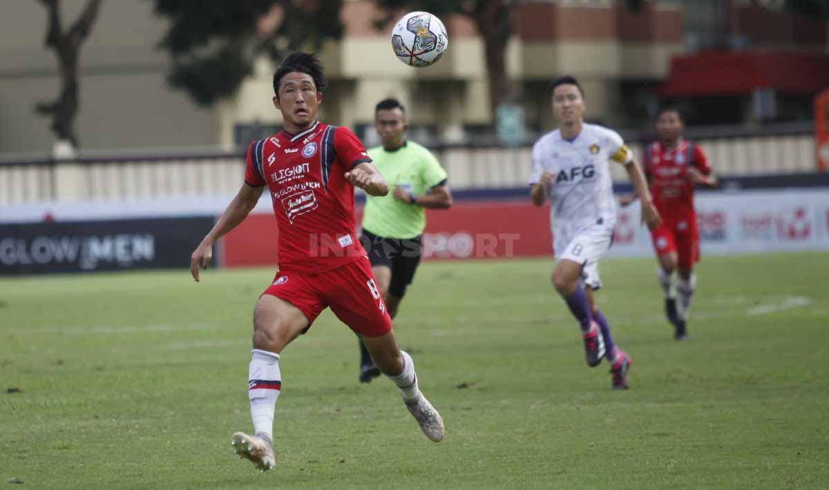Pertandingan Liga 1 pekan ke-27 antara Arema FC vs Persik Kediri di Stadion PTIK, Jakarta, Selasa (28/02/23). Foto: Herry Ibrahim/INDOSPORT.