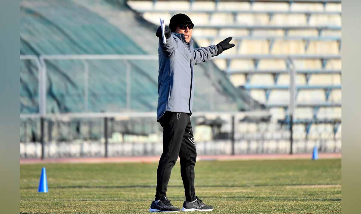 Pelatih Timnas Indonesia U-20, Shin Tae-yong mengaku sudah memutar otak demi menciptakan skuat yang ideal di tengah keterbatasan pemain di Piala Asia U-20. (Foto: PSSI) - INDOSPORT