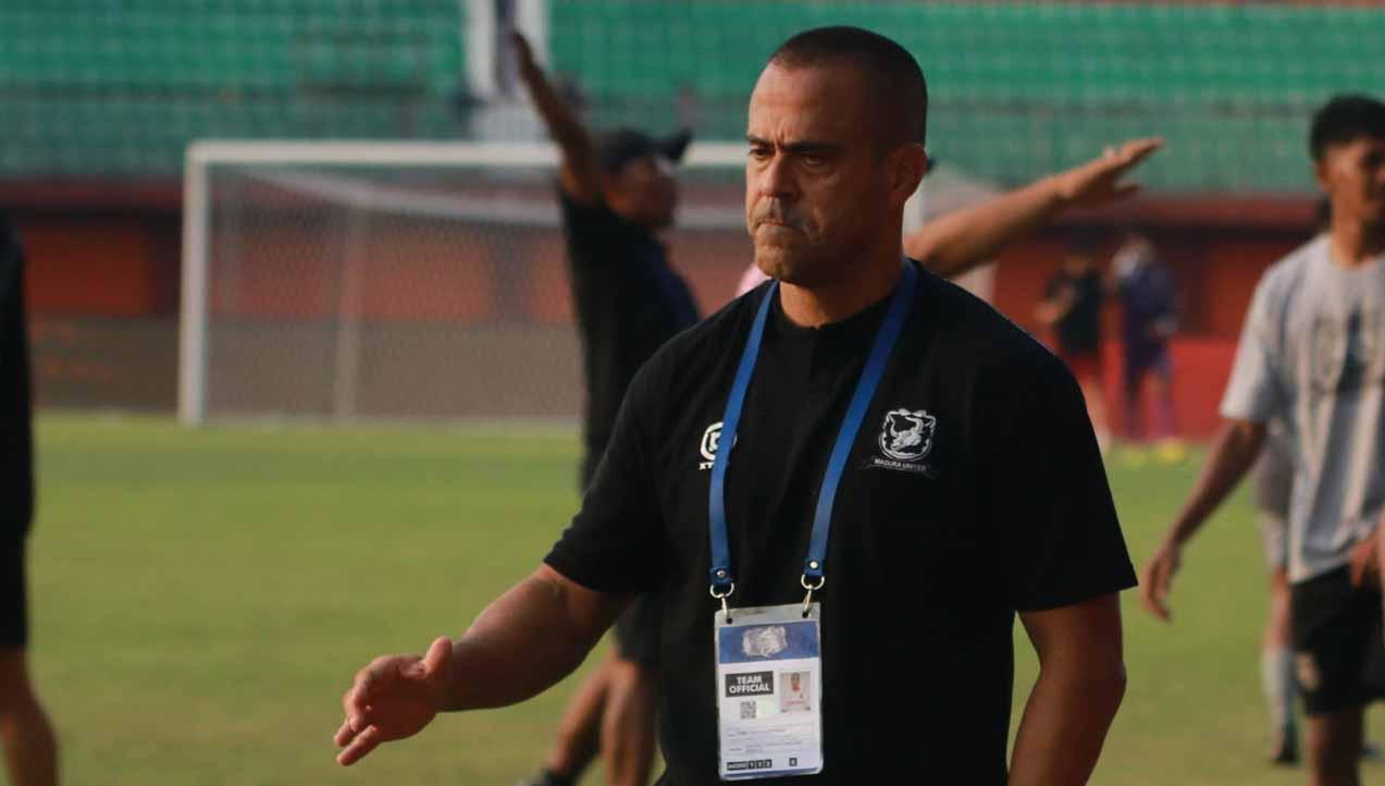 Madura United secara resmi berpisah dengan pelatih asal Brasil, Fabio Lefundes. (Foto: MO Madura United)