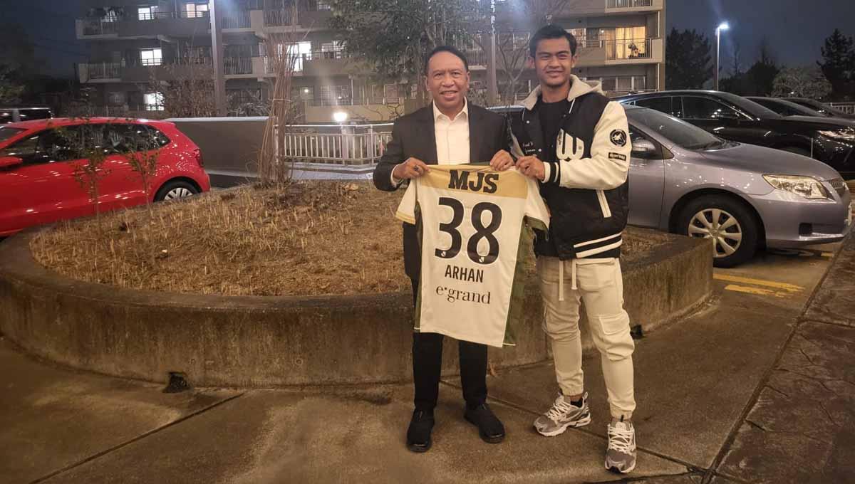 Menpora Zainudin Amali sempat bertemu pemain Timnas Indonesia, Pratama Arhan di sela-sela kunjungan kerja di Tokyo, Jepang. - INDOSPORT