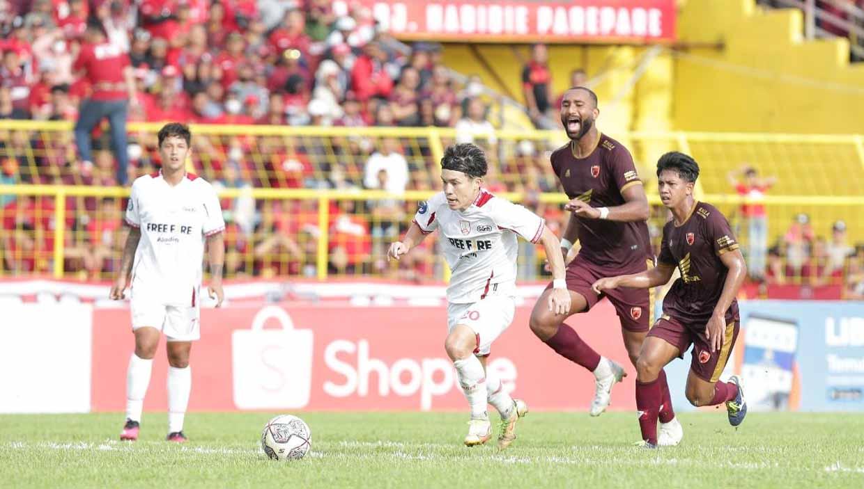 Klasemen Liga 1 2022-2023 pekan ke-29, Selasa (07/03/23), PSM Makassar masih tak terbendung. Foto: Persis Solo.