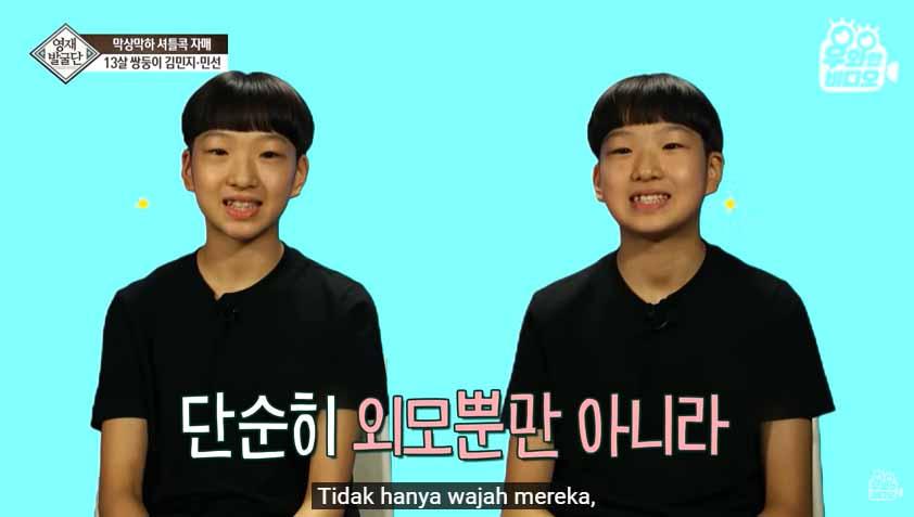 Kim Min Ji dan Kim Min Sun, pebulutangkis kembar identik asal Korea Selatan. (Foto: Youtube WOW Video)