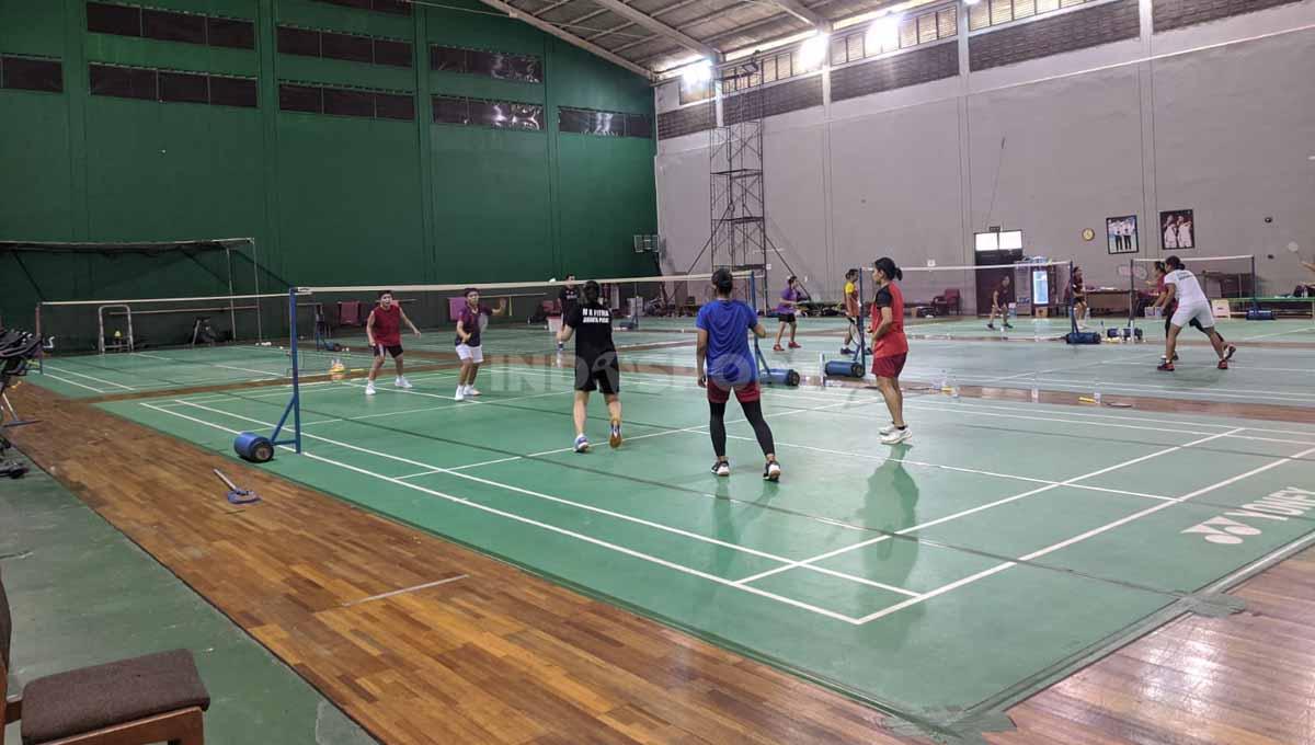 Suasana latihan atlet bulu tangkis Indonesia Jelang All England 2023 di Pelatnas PBSI, Cipayung, Jakarta Timur, Selasa (07/03/23).