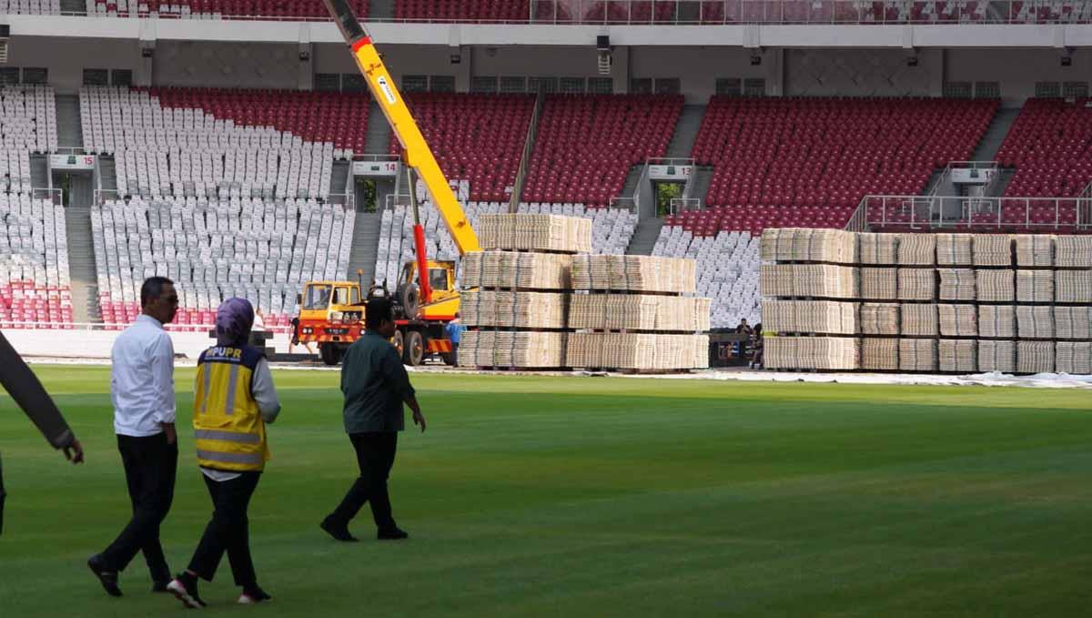 Ketua Umum PSSI, Erick Thohir saat meninjau Stadion Gelora Bung Karno. (Foto: PSSI)