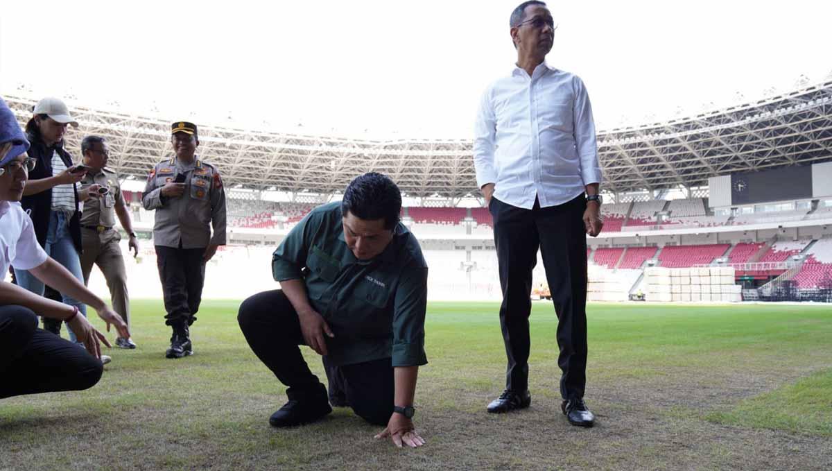 Ketua Umum PSSI, Erick Thohir saat meninjau Stadion Gelora Bung Karno. (Foto: PSSI)