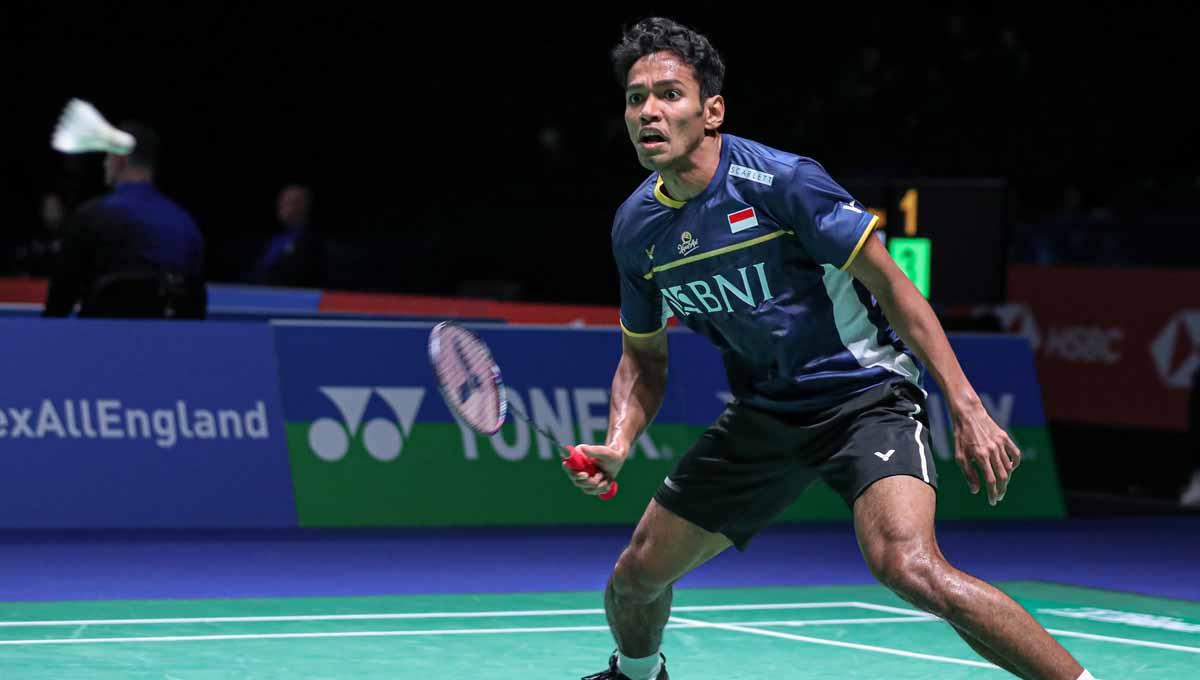 Laju Chico Aura Dwi Wardoyo di All England 2023 harus terhenti di babak 16 besar usai kalah lewat tiga set dari wakil China, Weng Hongyang pada Kamis (16/03/23). (Foto: PBSI)