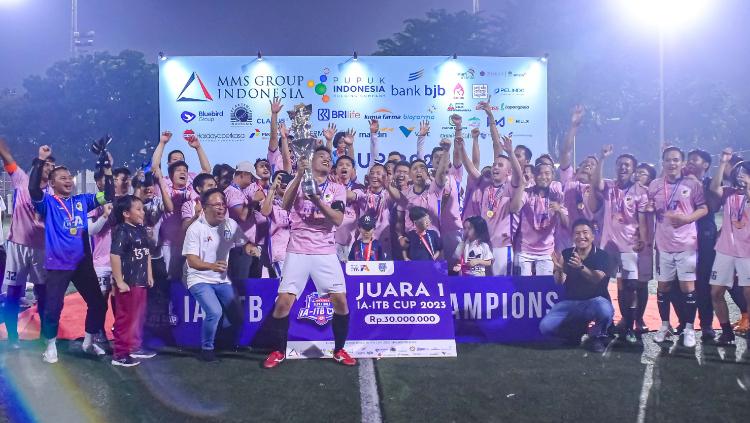 Ikatan Alumni Elektro ITB IAE berhasil menjuarai IA-ITB Cup 2023 di Jakarta.