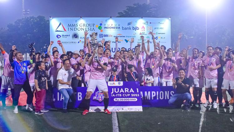 Ikatan Alumni Elektro ITB IAE berhasil menjuarai IA-ITB Cup 2023 di Jakarta. - INDOSPORT