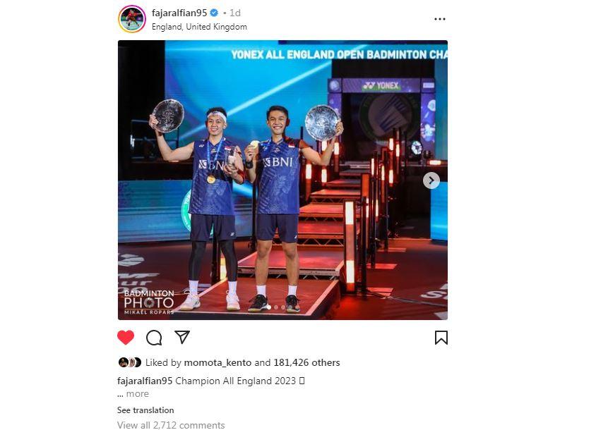 Juara All England 2023, status instagram Fajar Alfian di like Kento Momota. Copyright: instagram @fajarlafian95